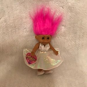bnwt troll doll